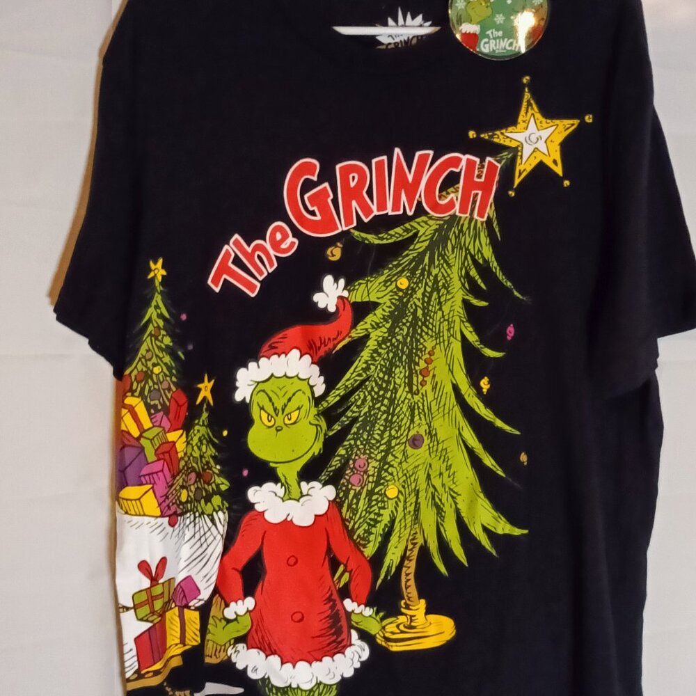 The Grinch Women's T-Shirt Sz M Christmas tree, Gifts